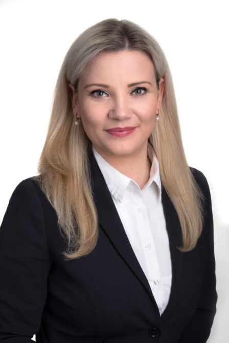 businessfoto melanie kollmann-alnatura gmbh, klassisch auf weißem hintergrund