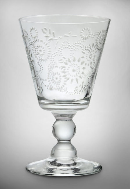 glas mit ornamenten produktfoto